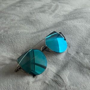 Stylish Blue Aviator Sunglasses